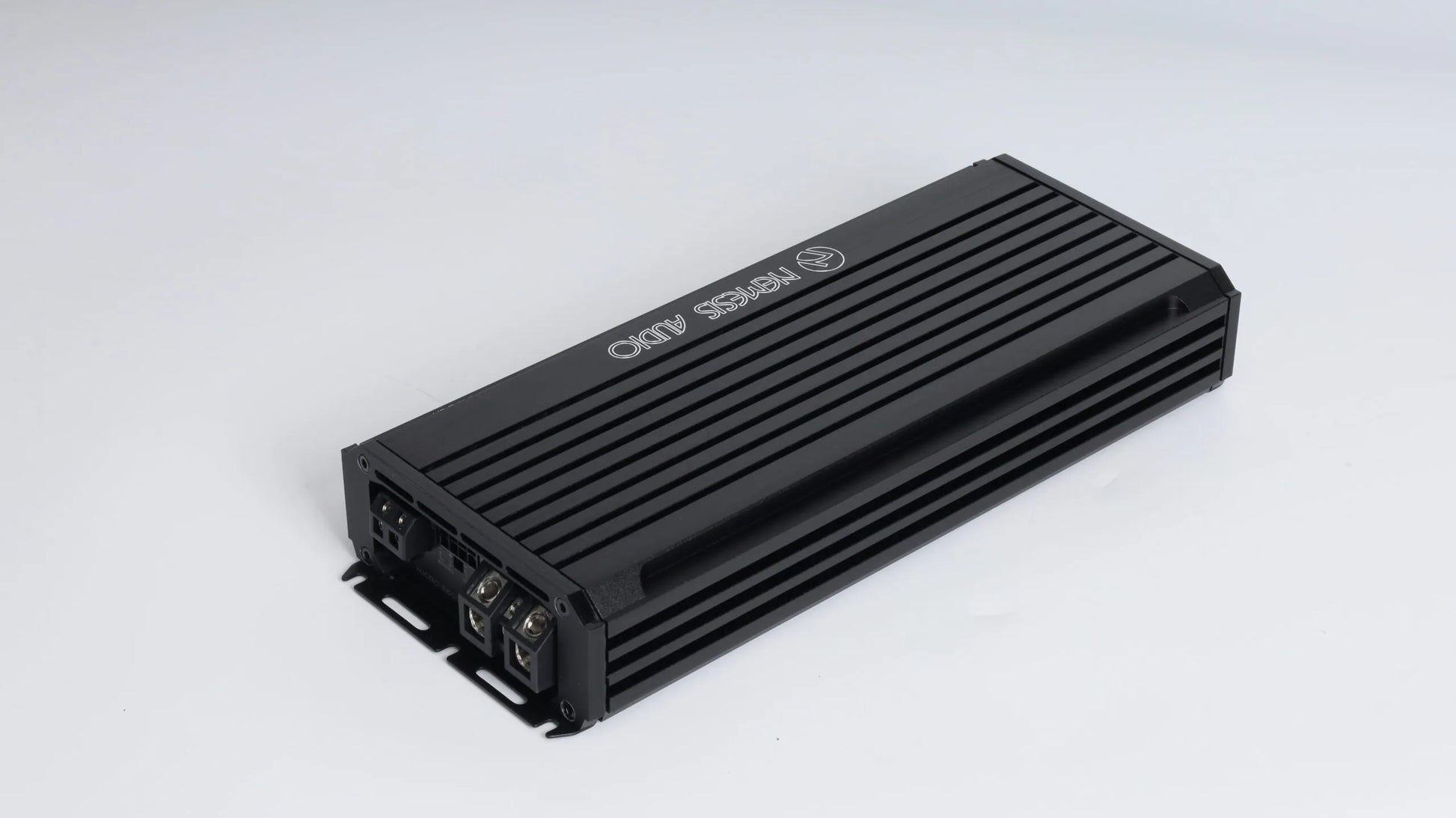 Nemesis Audio MICRO-2600X5D speaker and subwoofer amplifier side connections