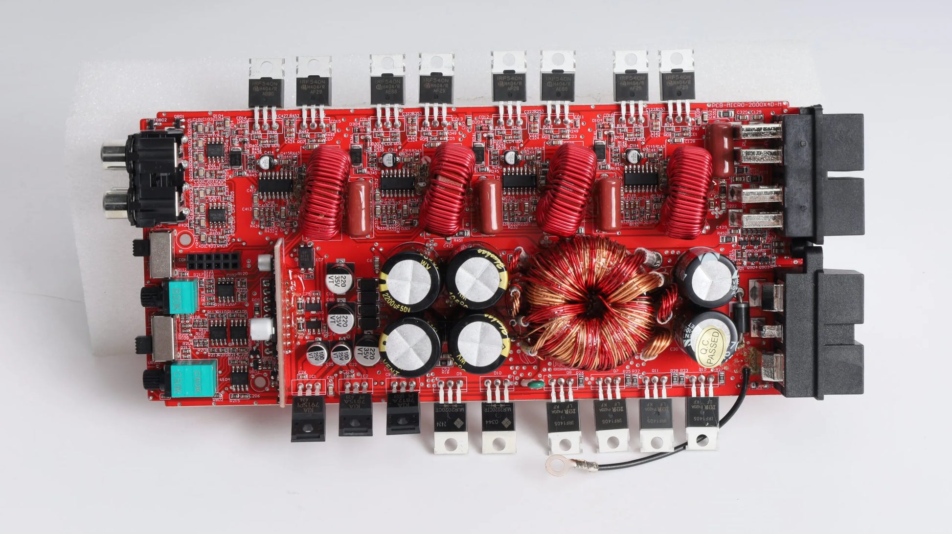 Nemesis MICRO-2000X4D compact 4-channel amp connection view