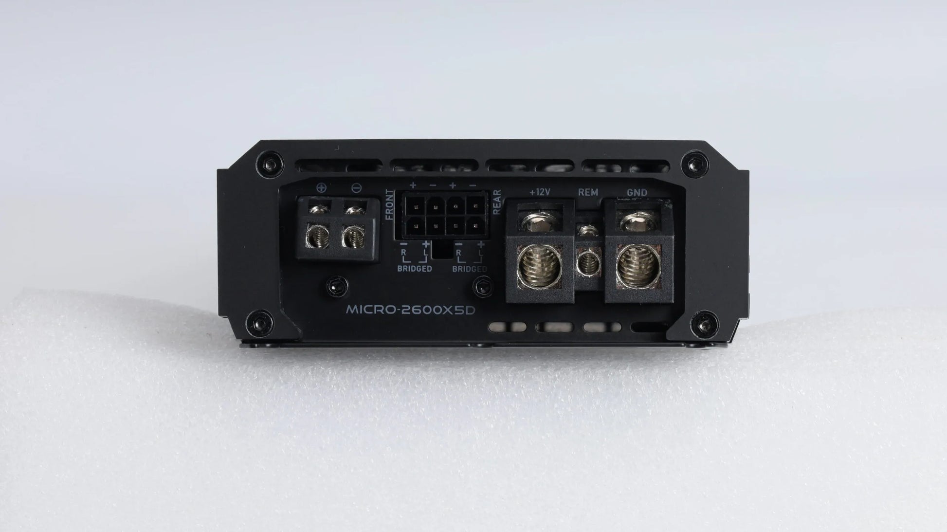 Nemesis Audio MICRO-2600X5D 5-channel car amplifier angled side view