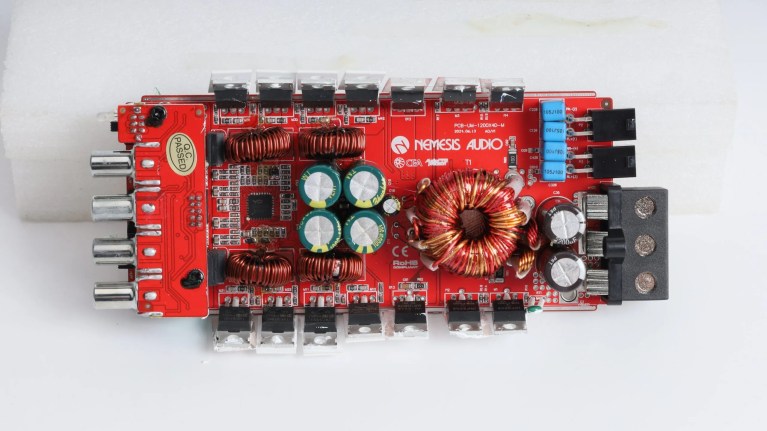 UM-1200X4D | 1200W Max/ 600W RMS 4-Channel Ultra Micro Class D Amplifier - Image 15